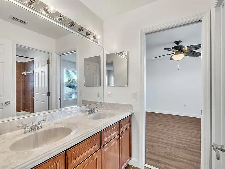 11538 Delwick Dr — Photo 24
