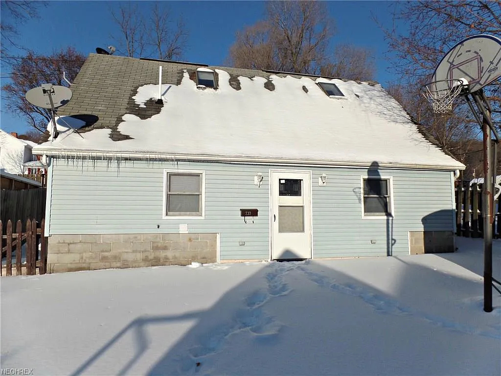 90 Robinson Ct photo 1