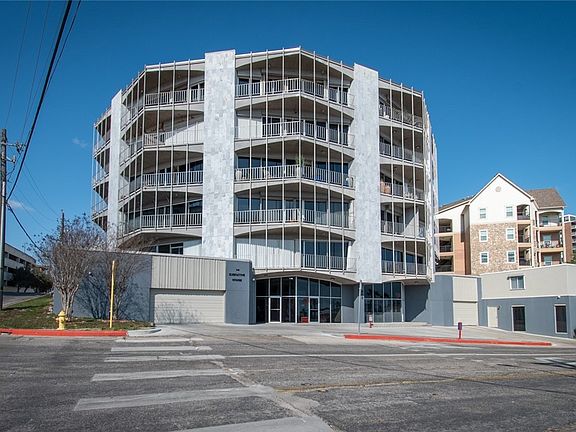 2nd image of 823 S Water St APT 1A