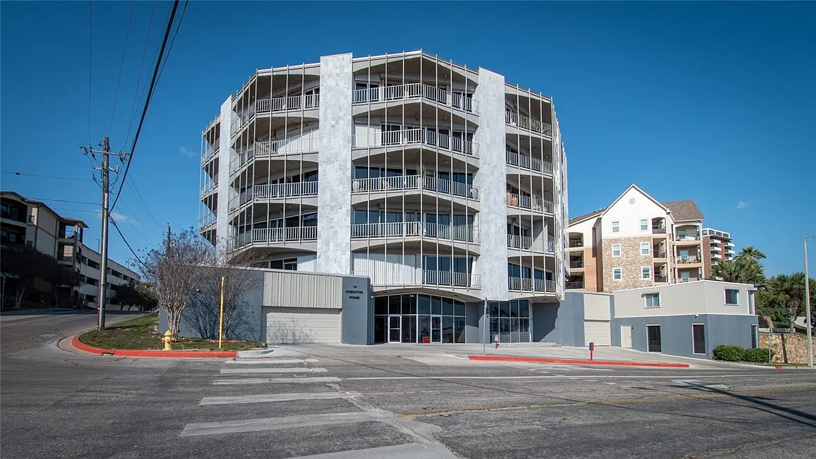 Building Photo - 823 S Water St #1-A
