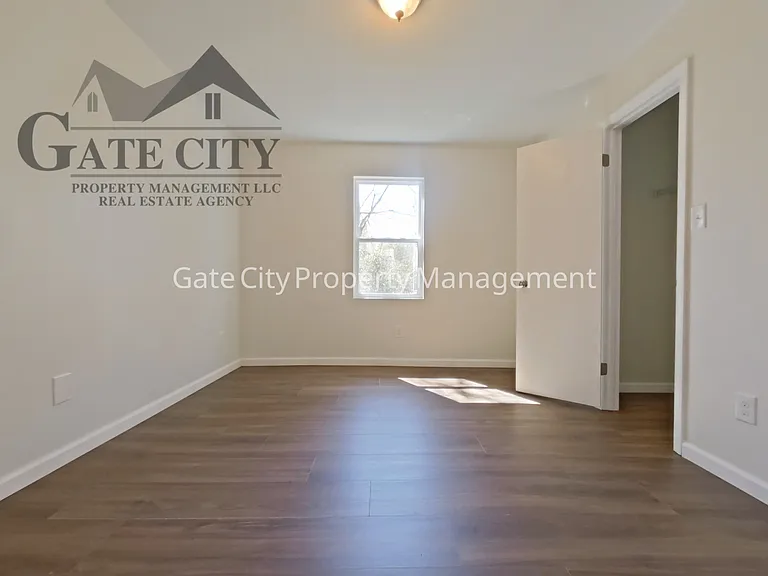 427 S Main St #4 — Photo 5