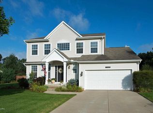 5440 Torrey Pines Dr, Kalamazoo, MI 49009