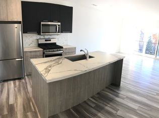 2535 W Fullerton Ave #404, Chicago, IL 60647