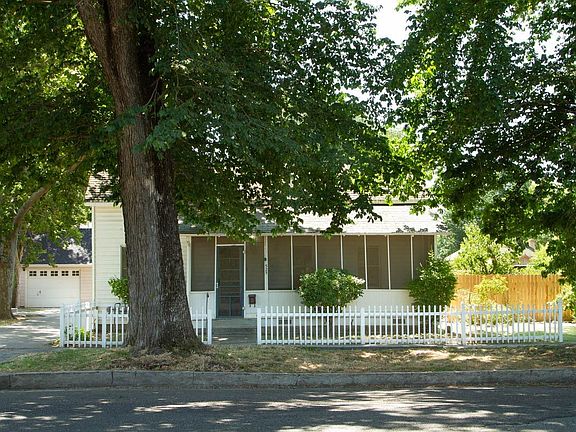 2nd image of 525 Parkhill St