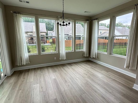 3rd image of 1456 Ovaldale Dr Lot 401