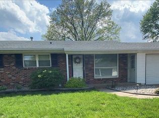 716 Aqua Ridge Dr, Saint Louis, MO 63129