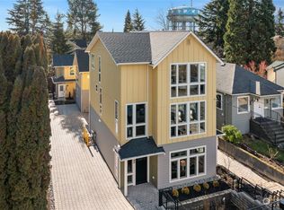 1047 NE 89th St, Seattle, WA 98115