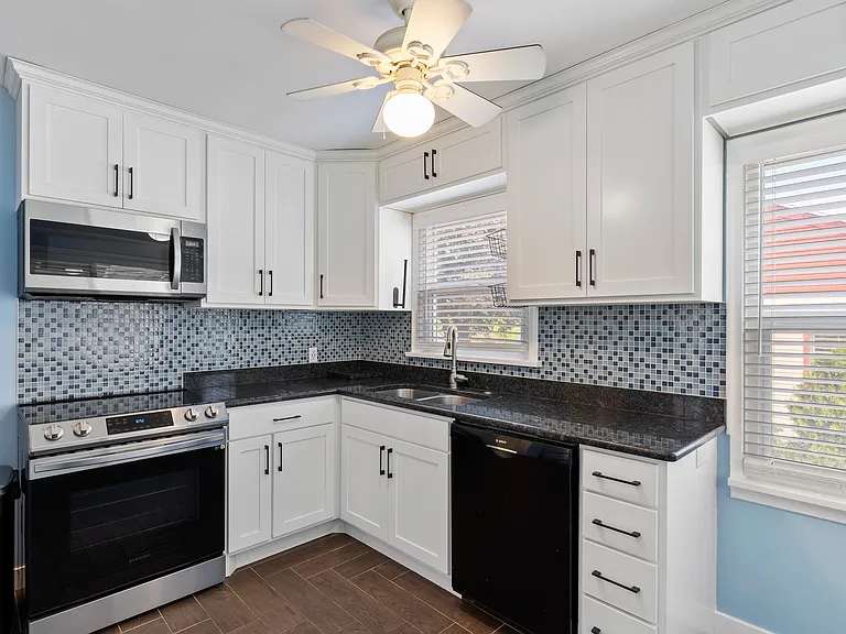 3846 S Madison Ave — Photo 11