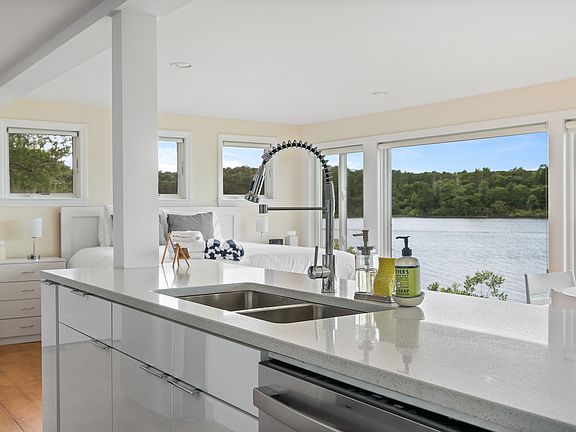 4th image of 29 Great Hill Rd