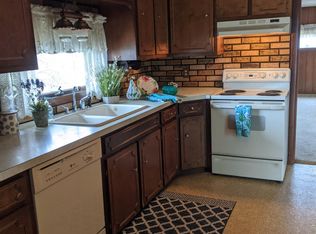 43 Arch St FLOOR 2, Ludlow, MA 01056