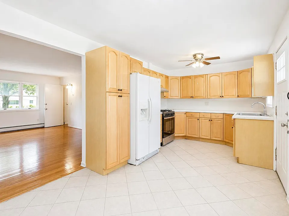 28 Main Ave #2