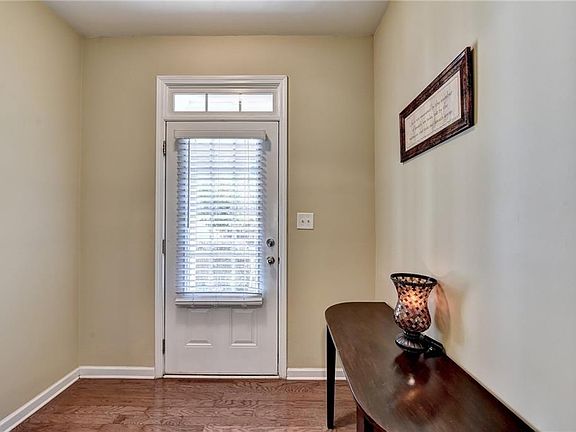 4th image of 1739 Coleville Oak Ln