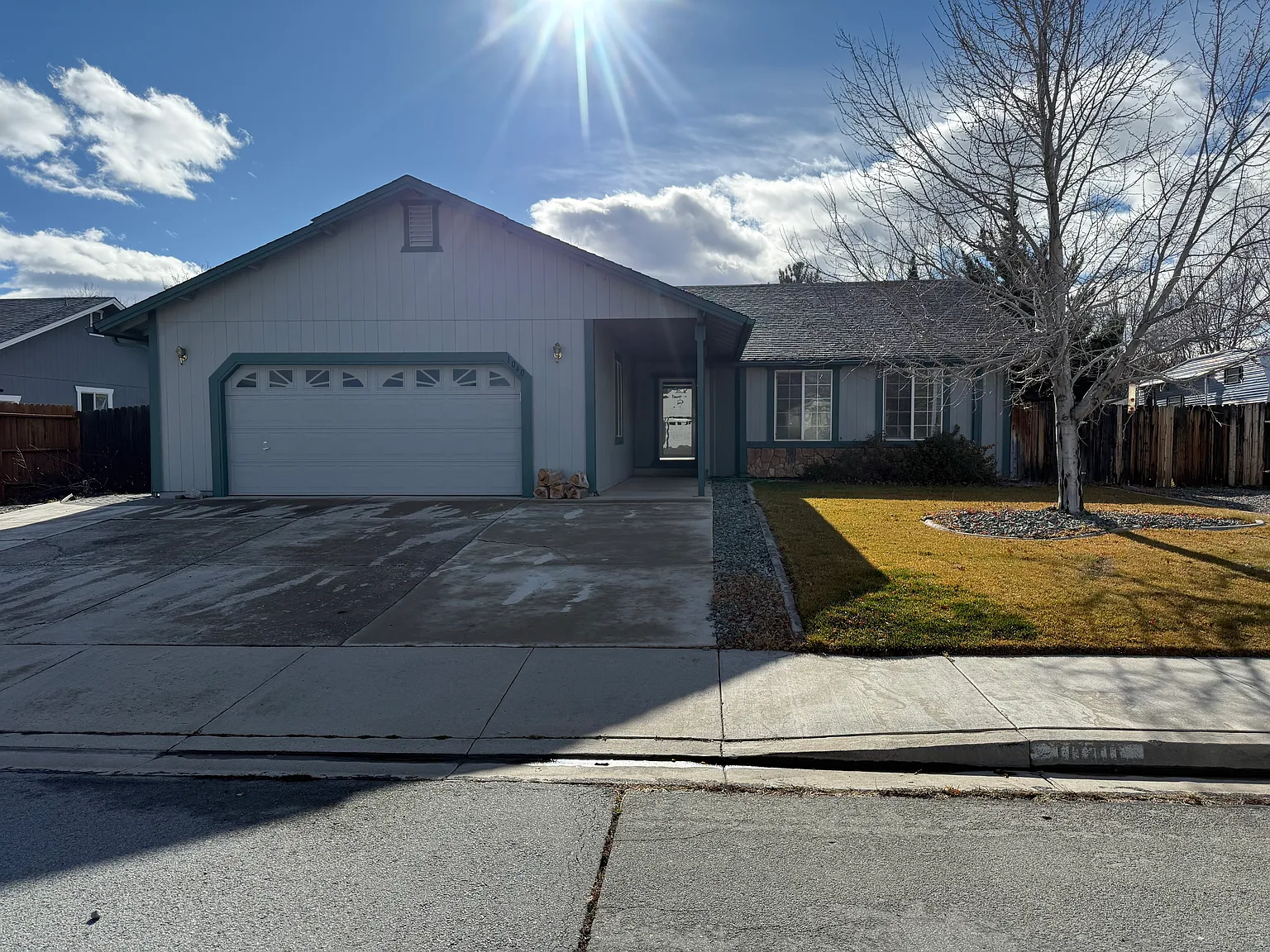 1040 Mercedes Dr photo 1