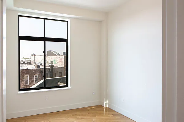 Rented by Tapiro Realty | media 51