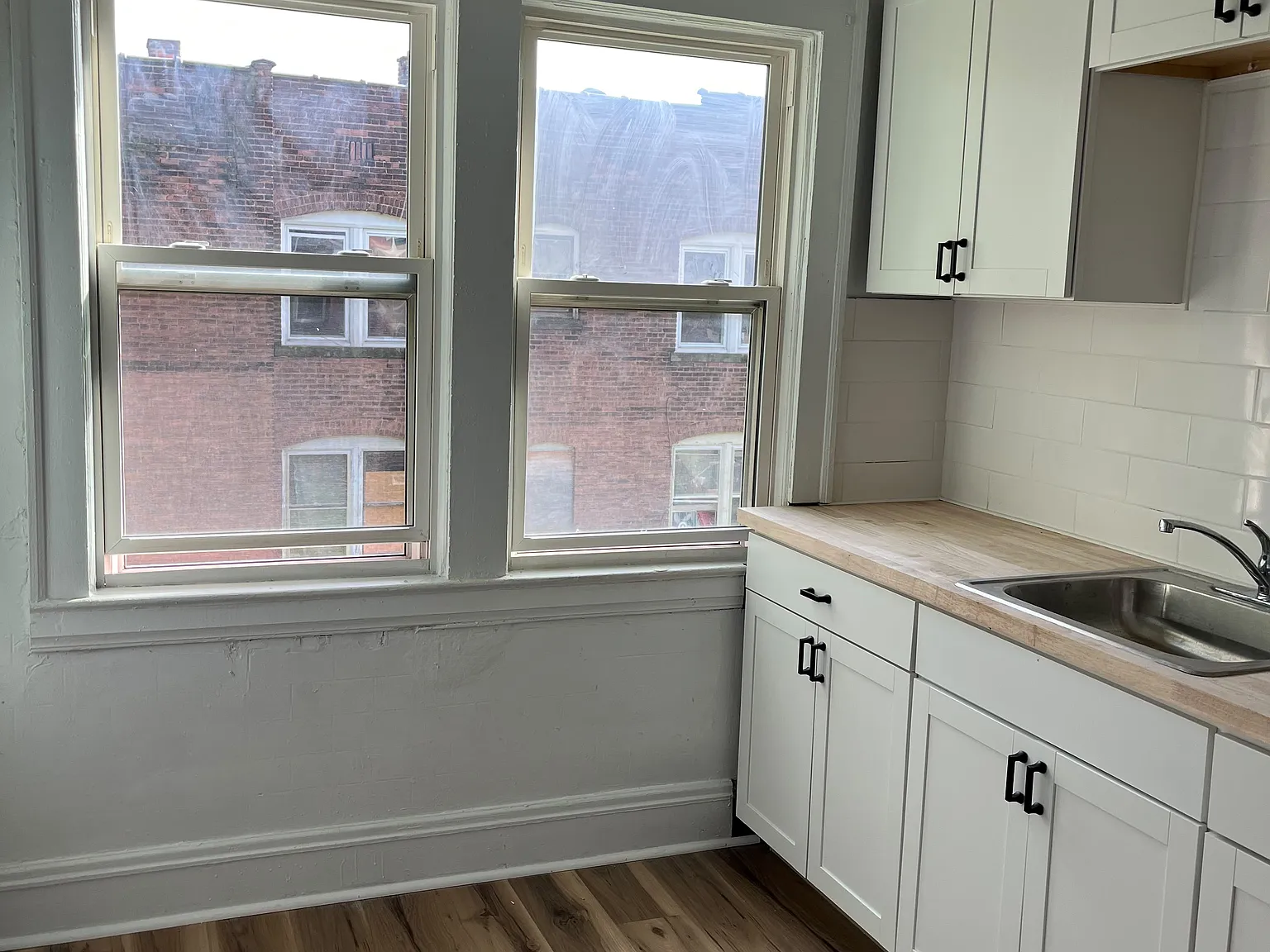 2 bed, 1000 sqft, $999 — Photo 4
