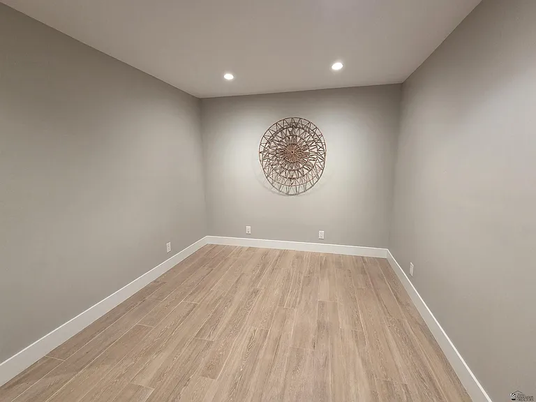 1440 E Laguna Pl — Photo 24