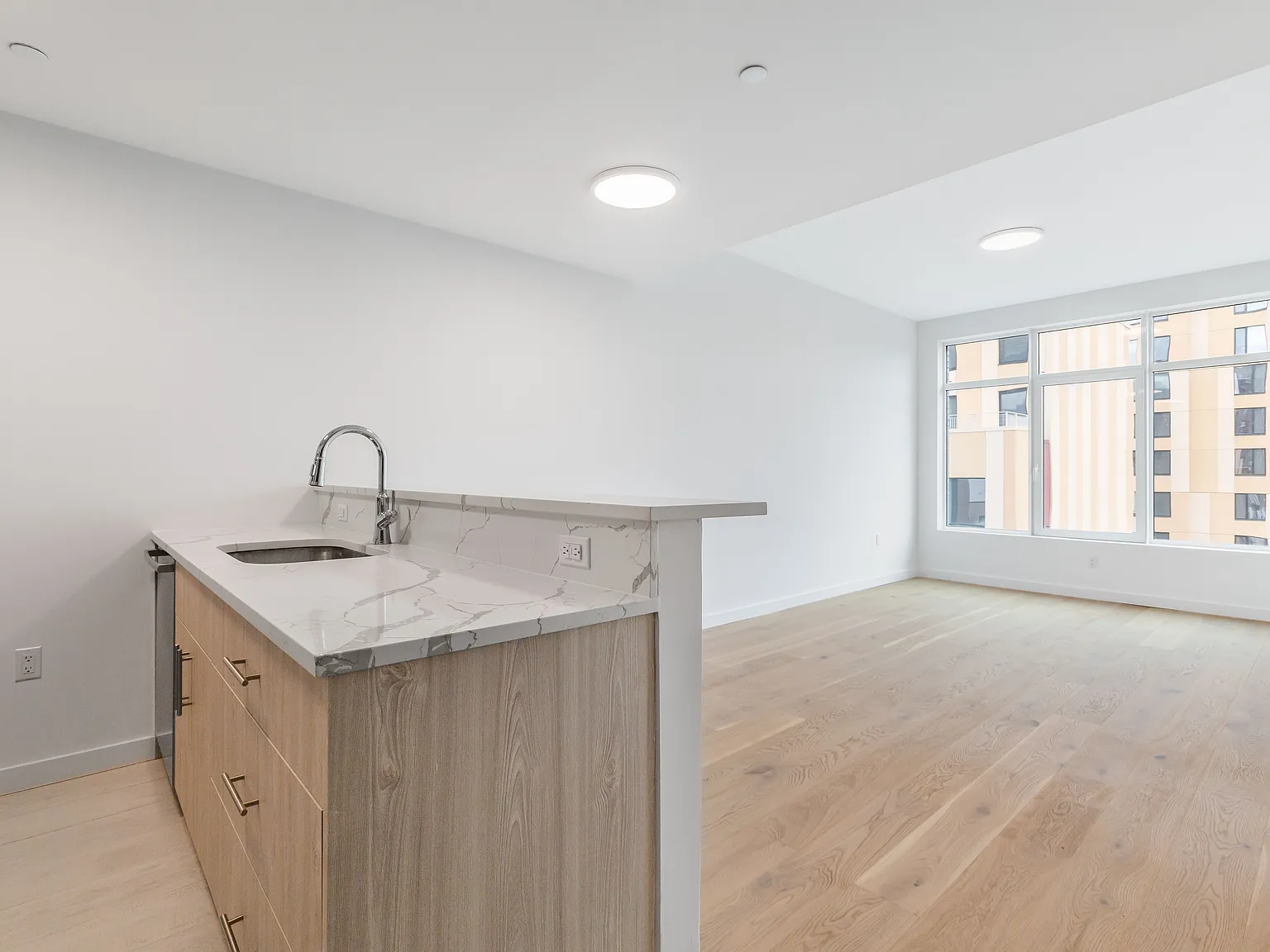 1516 Park Avenue — Photo 2