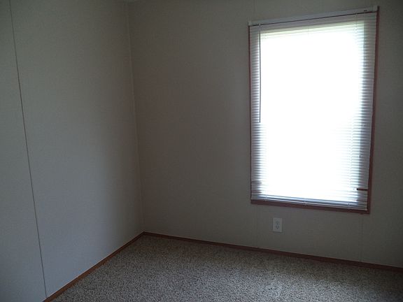 5th image of 243 Highland Dr