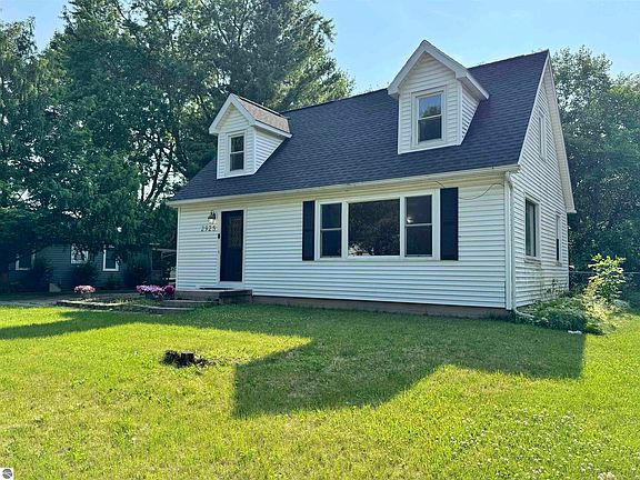 2nd image of 2925 Dartmouth Dr
