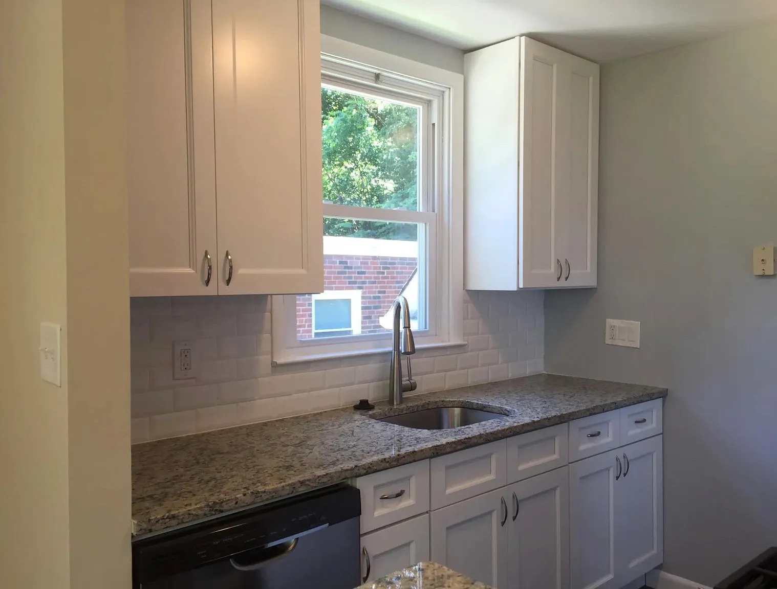 2 bed, 840 sqft, $1,750 — Photo 2