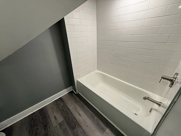 2nd image of 180 Portsea St Unit 1