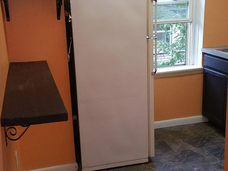 36 Pine St #2R — Photo 5