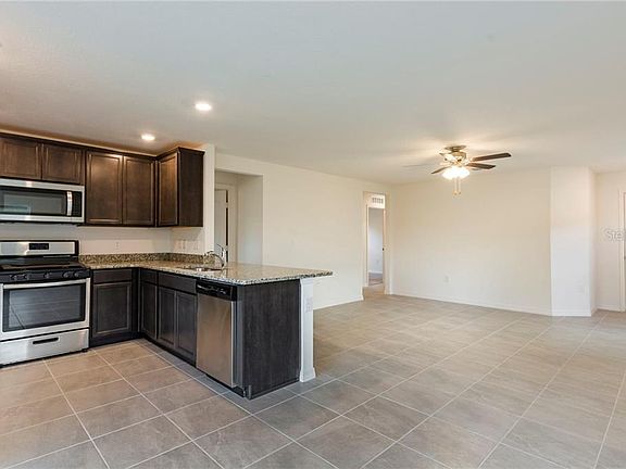5th image of 376 Kensington View Dr