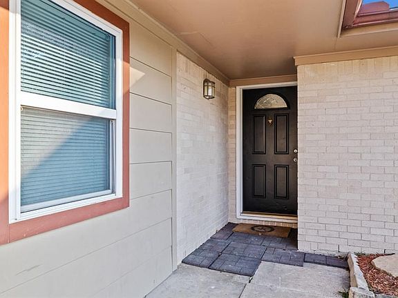 3rd image of 2223 Viola Dr