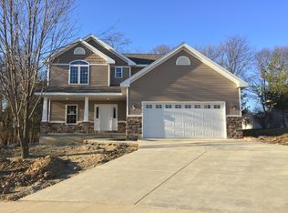 1302 E Jeffery Dr, Mahomet, IL