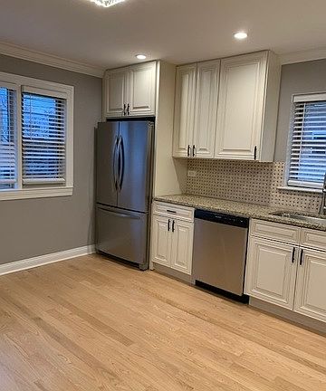 5th image of 8224 Knox Ave #1