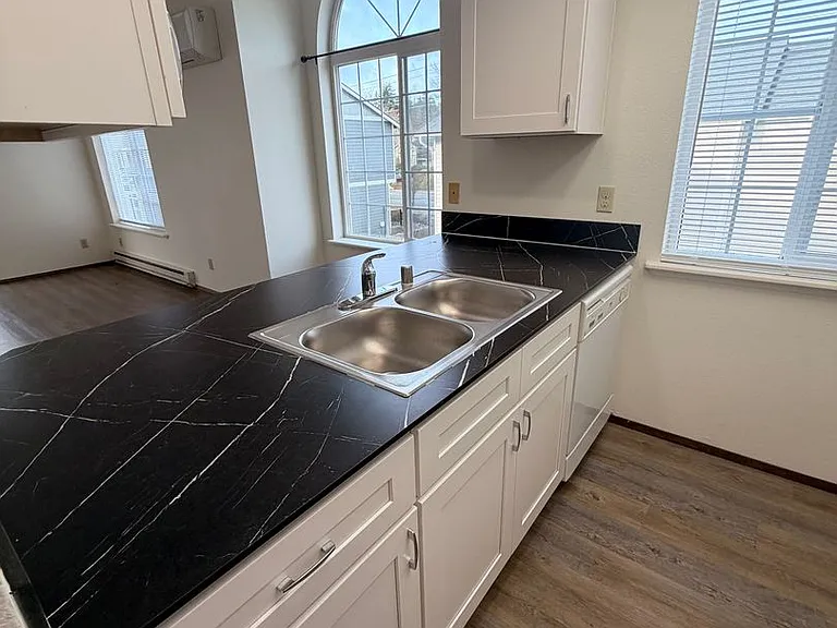 5681 Eagle Pkwy — Photo 6