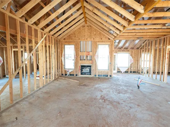 15212 Bedford Rd, Edmond, OK 73013