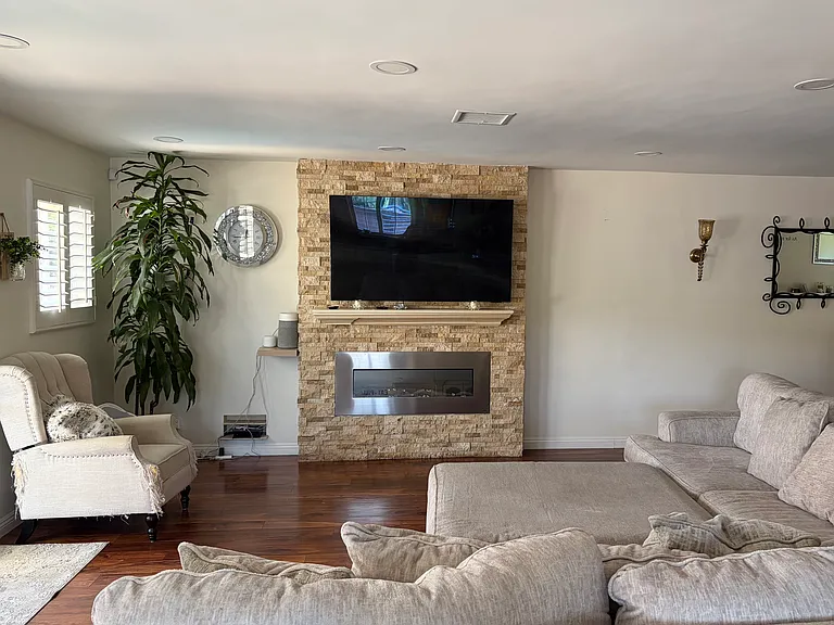 23137 Schoolcraft St — Photo 4