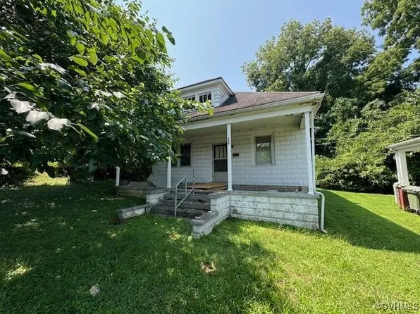 709 E 3rd St, Farmville, VA 23901