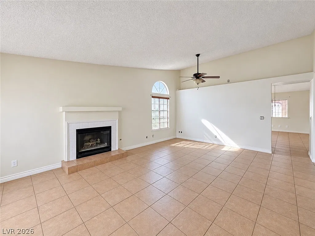4 bed, 2.0 bath, 1528 sqft, $2,195 — Photo 3