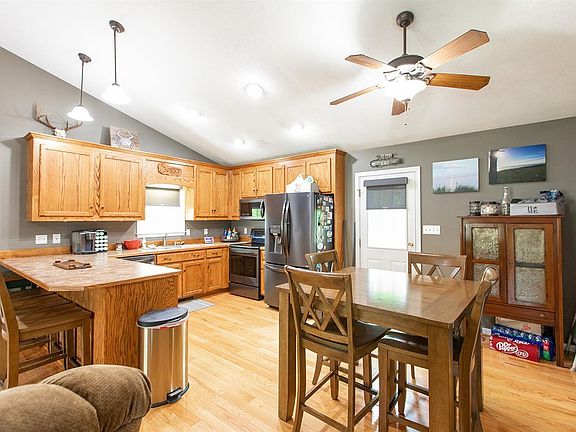 4th image of 486 Cornfield Ln