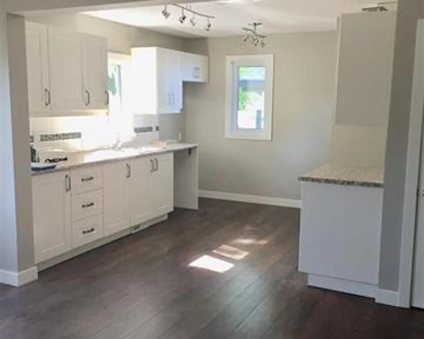4 bed, 2.0 bath, 633 sqft, $1,997 — Photo 3