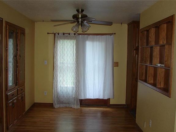 4th image of 8650 E 109th Ter