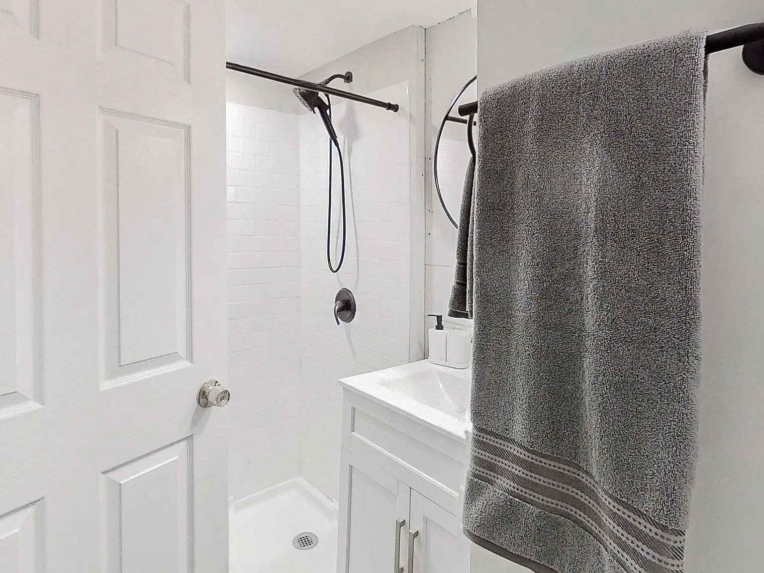4 bed, 3.0 bath, 2598 sqft, $819 — Photo 3