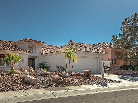 3rd image of 2724 Tumble Brook Dr