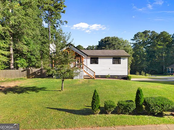 3rd image of 3021 Fetlock Dr SW