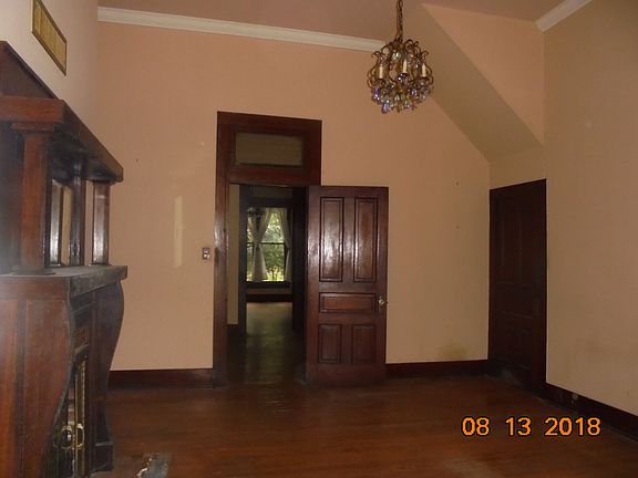 4th image of 447 Saint Francis Ave