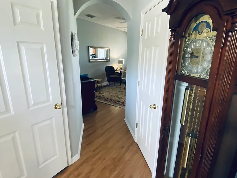 639 Vallance Way NE — Photo 3
