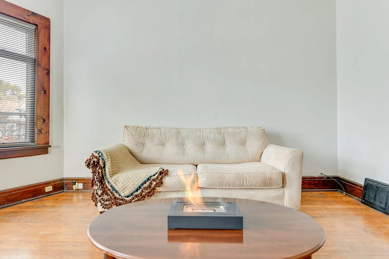 1 bed, 1.0 bath, 592 sqft, $5,547 — Photo 3