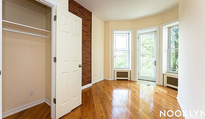 1st image of 618 Bainbridge St #3