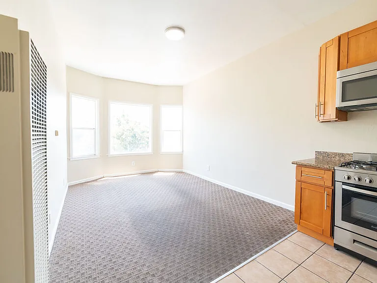 2122 Dwight Way — Photo 10