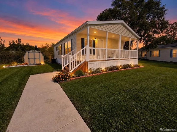 18 Pilgrim Ct, Erie, MI 48133