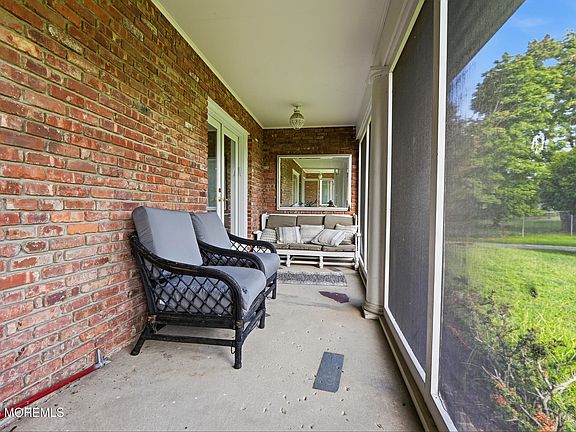 5th image of 223 Howard Avenue