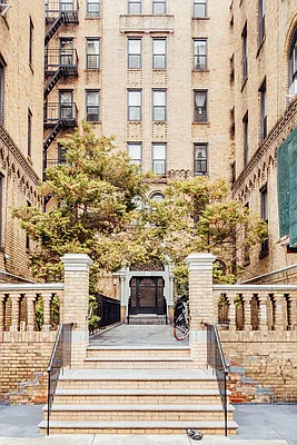 Rented by Nooklyn NYC LLC | media 27