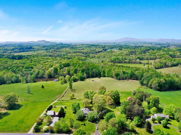 649 Old Carriage Rd, Glade Hill, VA 24092